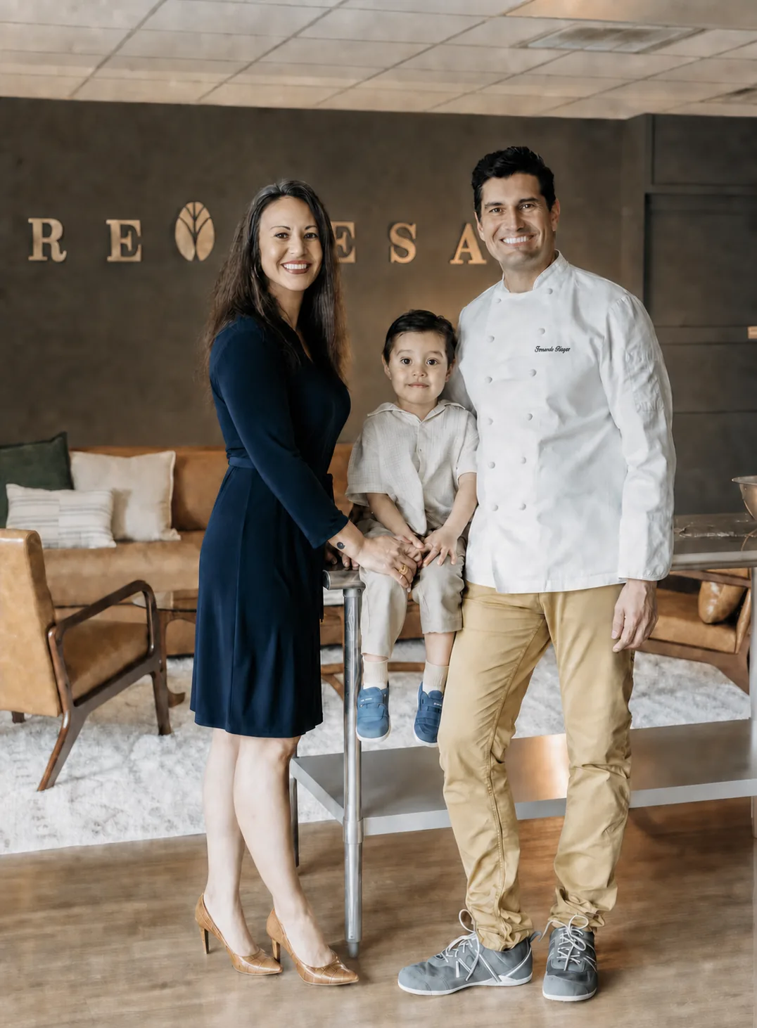 Fernando and Haley with their son at Sobremesa